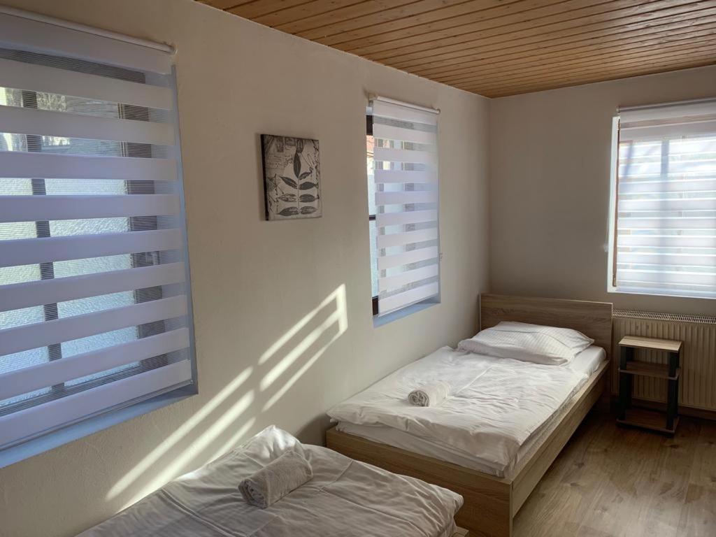 Ab Apartment Objekt 122 Ebersbach an der Fils Esterno foto