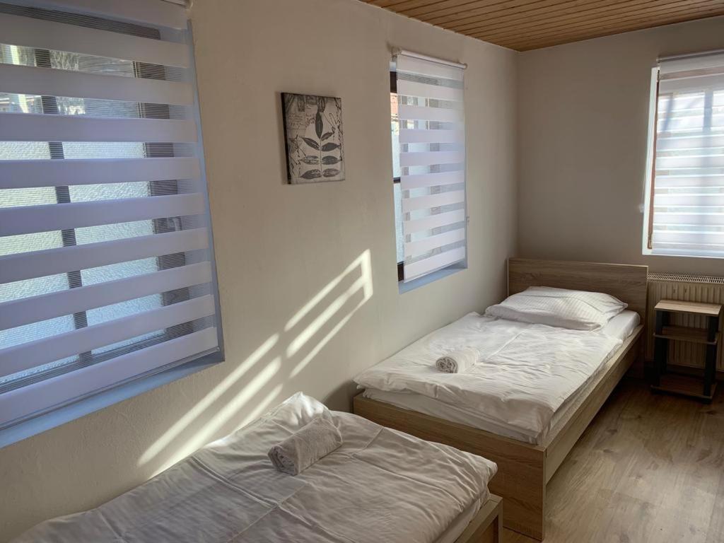 Ab Apartment Objekt 122 Ebersbach an der Fils Esterno foto